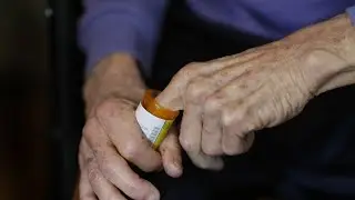 HHS plan would let U.S. import certain drugs