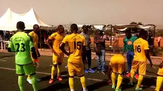 Diamond football Academy - Halftime break first half with Gee Lec