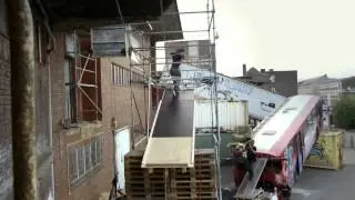 RED BULL - HUMAN-POWERED FREERUNNING MACHINE