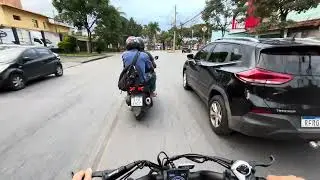 Delirando no capacete 