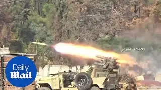 Syrian forces filmed battling rebels in western Aleppo - Daily Mail