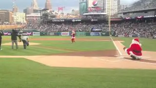 Detroit-born rock star Jack White throws out ceremonial first pitch at Comerica Park