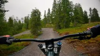 Vuosseli DH | Ruka Bike Park | Alam&auml;kipy&ouml;r&auml;ily (4k) 2021