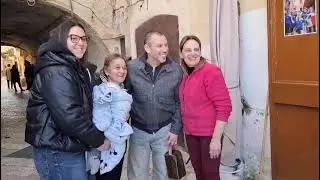 Antonio Cassano torna a Bari Vecchia dopo 16 anni: tra vicoli, abbracci e orecchiette all’Arco Basso