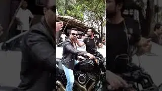 Ajaz khan Angry on Road full Gaali