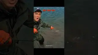 Bro found a insanely big bomb while magnet fishing💀🧲