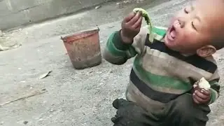 Chinese child unique cooking | Chinese child daily life eating style | Poor child cooking their food