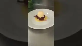 PERA COZIDA NO VINHO TINTO.