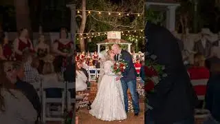 This wedding from January makes our hearts so happy!! ❤️