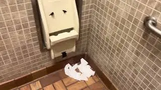 598: 🚹♿️ Kwik Trip Restroom ( Lincoln Park Location )( Duluth, MN )