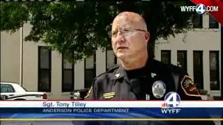 Police: Teens Held At Gunpoint In Parking Lot