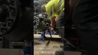 2018 freightliner tie rod bar  removal