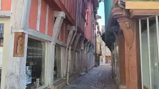 3 minute walk around Troyes. Capital of the Aube region in France by Steve Apelt