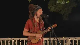 Chikka Chikka Ta - Chris Mersch (I And The Lad) - LIVE on Brett's Porch