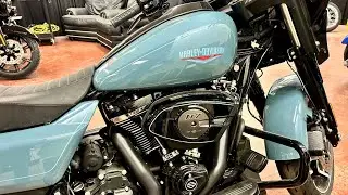 Hand painted pinstriping done on Harley-Davidson Street Glides.