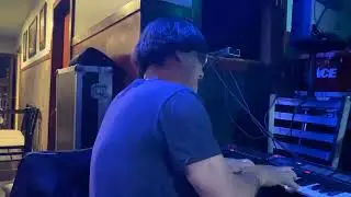 JC Camako toca solo de piano en San Francisco Ca.  M&uacute;xicamako. 