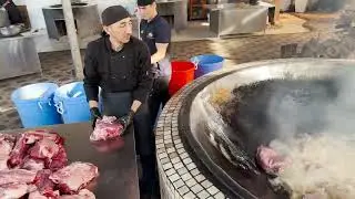 The Biggest Street Food in The World ｜ Uzbek Traditional Pilaf Making ｜ Uzbekistan Street Food