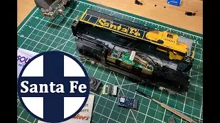 Добавление звука и световых эффектов DCC к дизелям Athearn RTR HO EMD
