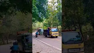 DUMP TRUK VS BUS AKDP PULAU TIMOR NTT. #automobile #shorts #dumptruck #bus #trending #truk #busmania