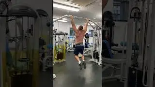Подтягивание 20раз с гирей 16кг. #качалка #sports #бодибилдинг #sportsmotivation #motivation #качки