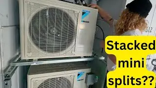 Мини-сплит-системы Daikin установлены друг на друга на специальной подставке. Хммм...
