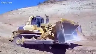 Один из самых больших бульдозеров. Komatsu D575A