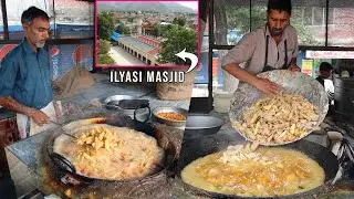 Biggest Pakora Ilyasi Masjid Abbottabad | Ilyasi Masjid Pakora | Giant Pakora Karahi Street Food