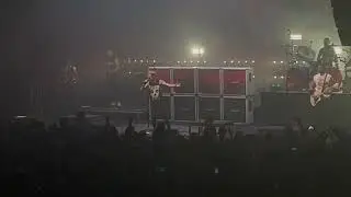 SUM 41 Performs WE WILL ROCK YOU Queen Cover in Punk Style with Intro's & Solos at Hard Rock Tampa