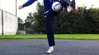 Half ATW (Around The World) HATW Tutorial :: Freestyle Football