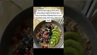 Eat your way to staying young 🍽️✨#StayYoung #MensHealth #AntiAgingDiet #ProTips #YouthHacks
