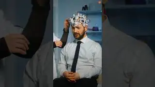 Control Your Phone with Your Mind? Brain-Computer Interfaces Explained! 🧠📱