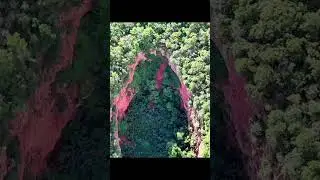 Uma das maiores Dolinas do Brasil Buraco das araras