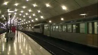Trains a la gare de Monaco Monte Carlo