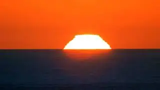 a perfect green flash sunset doesn't exi...
