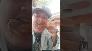 mukbang nasi goreng di pantai #shortvideo #beranda #foryou #mukbang #eating #friedrice #shorts #4u