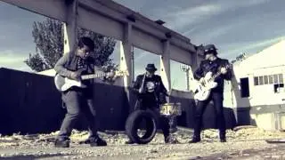 LOBOS NEGROS - CON SU DOLOR ERRANTE