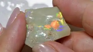 38.7 cts Rough Opal Lightning Ridge