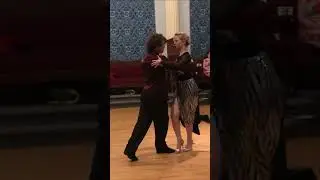 Universitango.com - Pablo & Ludmila - Tango Colgada, Sacadas and Boleos
