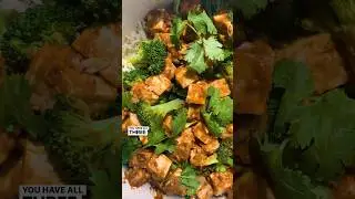 Ali Slagle&rsquo;s One-Pot Tofu and Broccoli Rice 🥦