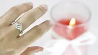 The perfect gift! - Scented Candle with White Ring inside!