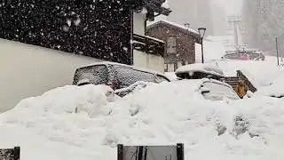 Chaos in Italy Today! Super Snow Storm Causing Deadly Avalanche in Alps France - 3 Die
