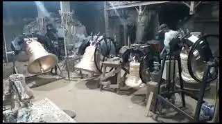 Conjunto composto por 4 sinos (56 kg, 110 kg, 310 kg e 410 kg)
