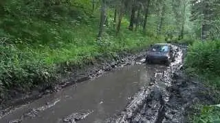 Land Rover Defender 90 vs Suzuki Jimny  off road Russia