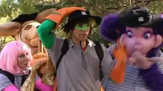 The Hooley Dooleys - How 2 Go To School (2006)