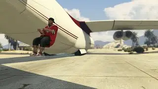 GTA 5: Bro is driving an invisible car! :D