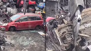 Speedy Demolition: The Excavator Expert’s 8-Minute Car Disassembly