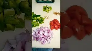 chatpata Pyaz tamatar aur  Shimla mirch ka bhujiya😋👍❤️#viral #short #video #subscribe #youtubeshorts