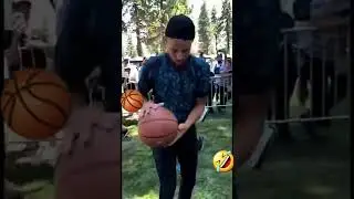 Curry gets 2 air ball which doesn't happen often🤣🤣
