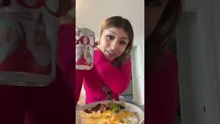 sit & chat with me while I eat pls#foryoupage #gymmotivation #foodtok #girls