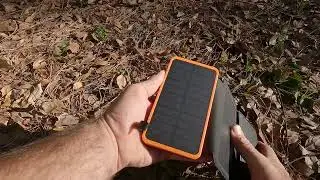 Feelle Solar Charger Power Bank